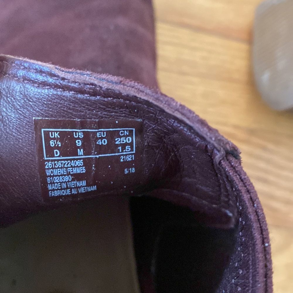 Clarks burgundy suede super comfortable pull on low boots size 9 - Picture 4 of 8